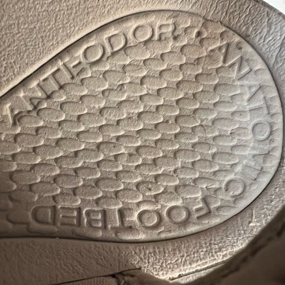 Keen Newport H2 Sandal | Black/Pink | Size 7.5 - Picture 10 of 14